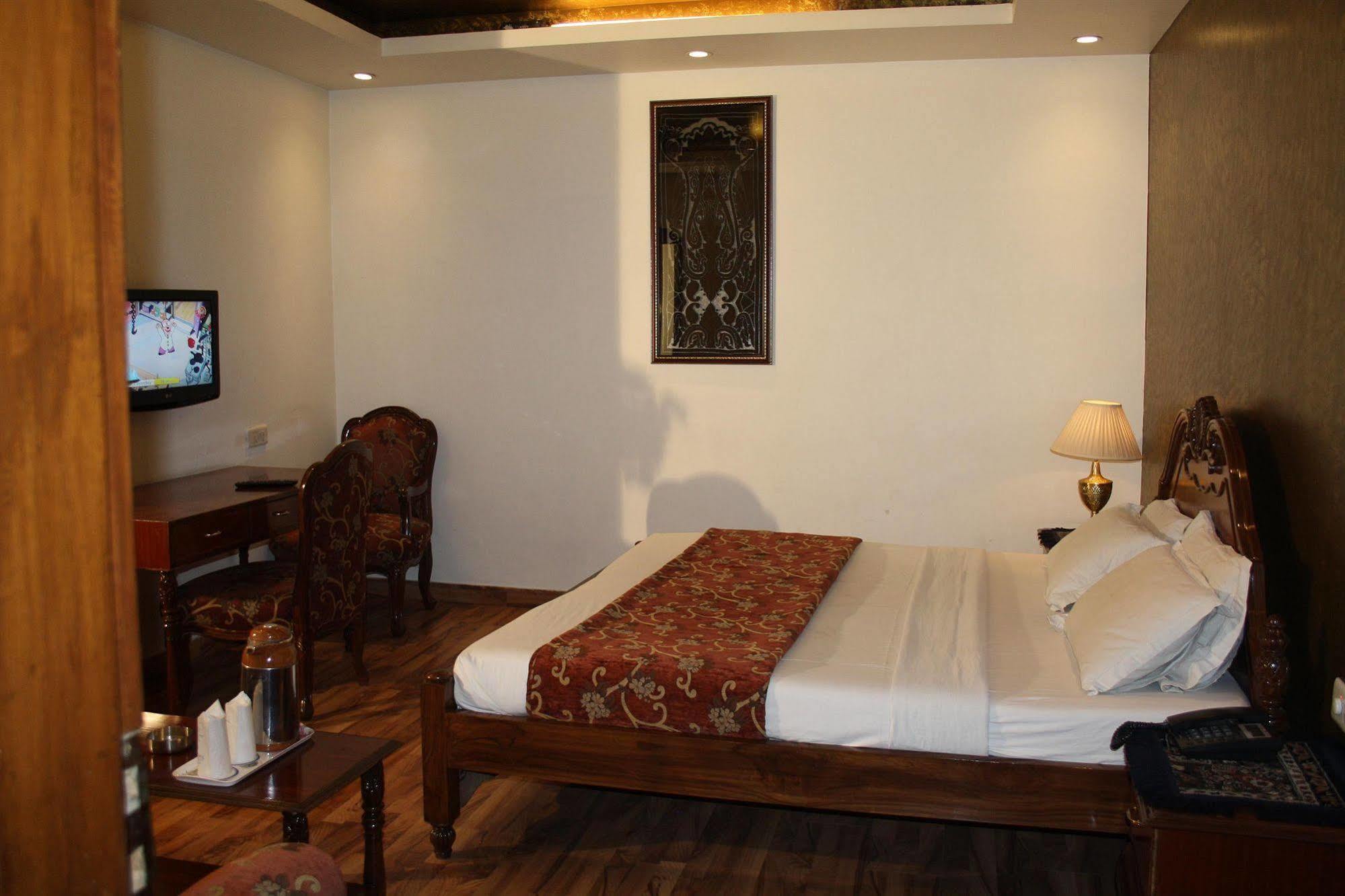 Hotel Rahul Palace Neu-Delhi Zimmer foto