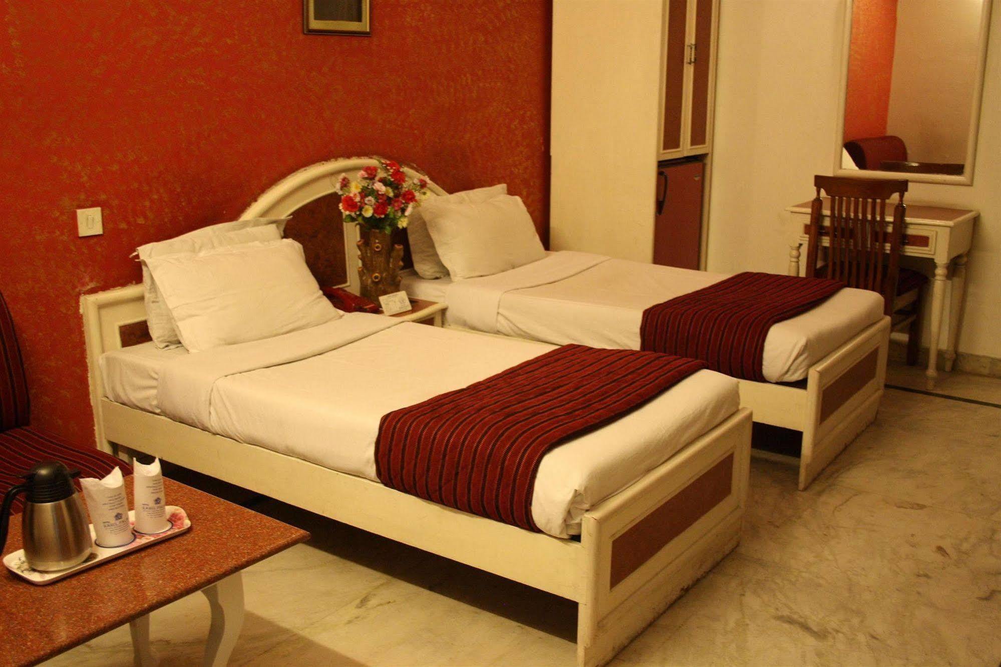 Hotel Rahul Palace Neu-Delhi Zimmer foto
